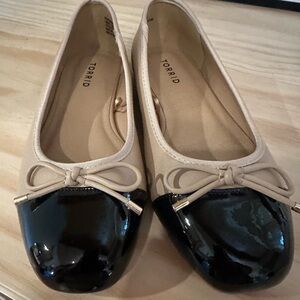 Torrid ballet style flats - sz 8WW
